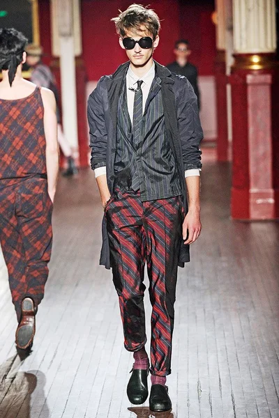 Look 30
